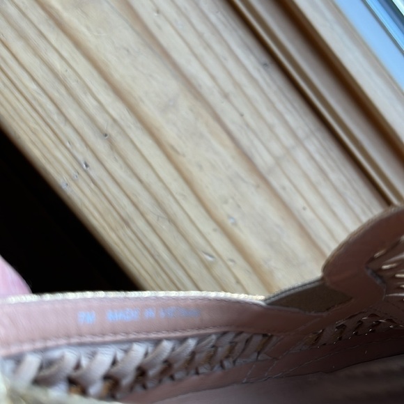 Tory Burch Huarache Slip Ons - Size 7M - Picture 11 of 12